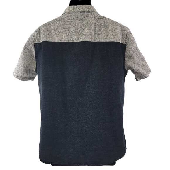 Zoo York Men’s Unbreakable Button Front Short Sleeve Shirt - Medium - Picture 4 of 14